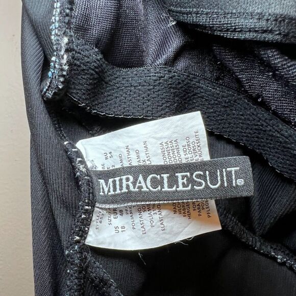 Miraclesuit Swimsuit Size 18 - Picture 8 of 8